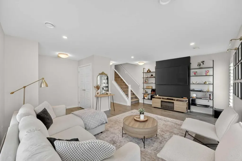 19500 37 Street SE Calgary AB T3M 2W9