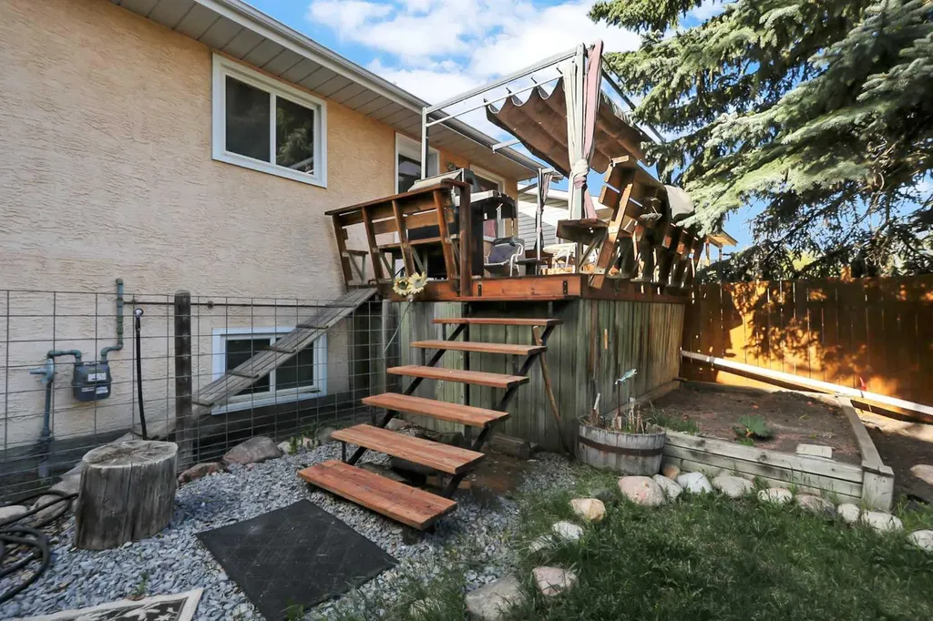 125 Crawford Street Red Deer AB T4P 2G4