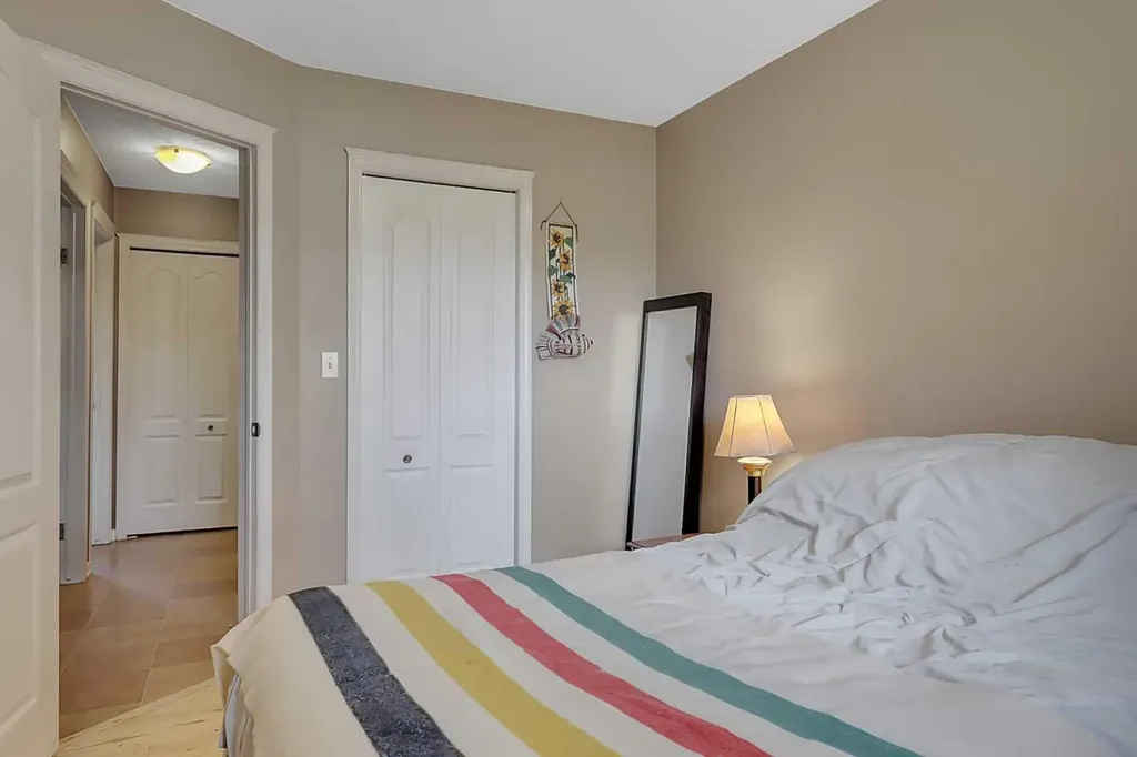 125 Crawford Street Red Deer AB T4P 2G4