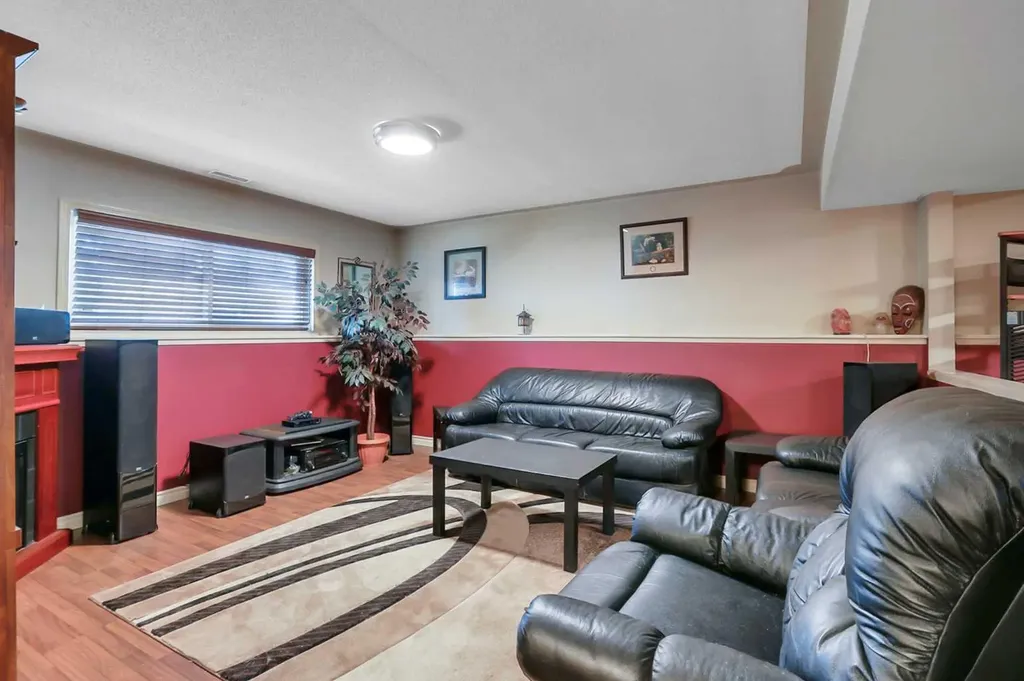 125 Crawford Street Red Deer AB T4P 2G4