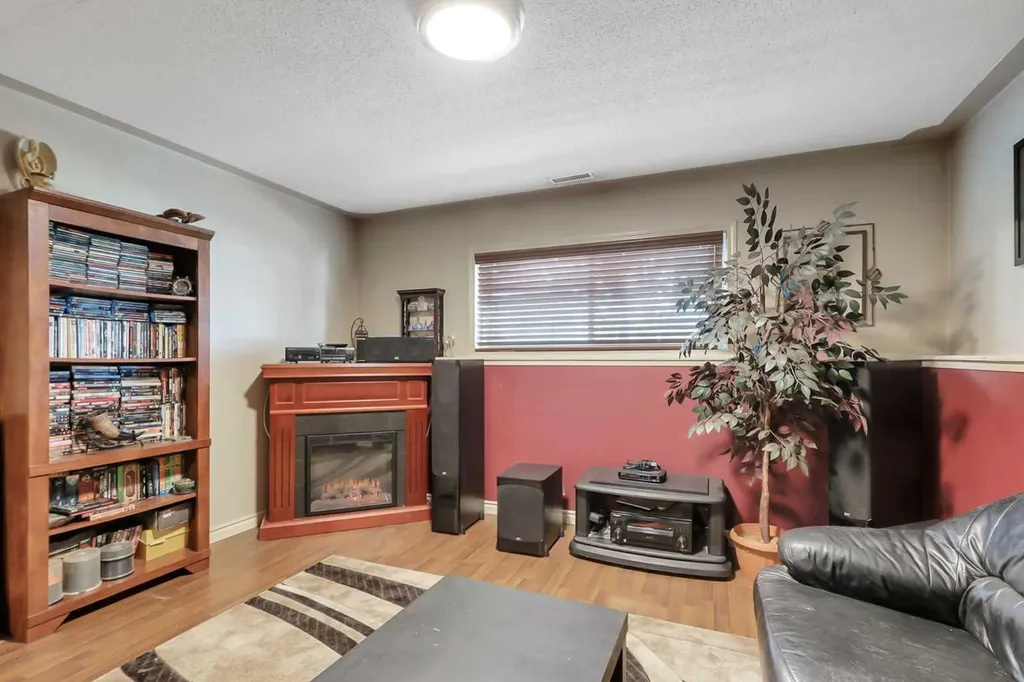 125 Crawford Street Red Deer AB T4P 2G4