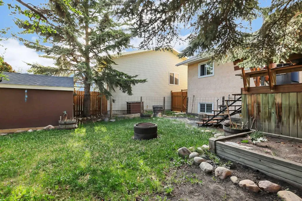 125 Crawford Street Red Deer AB T4P 2G4