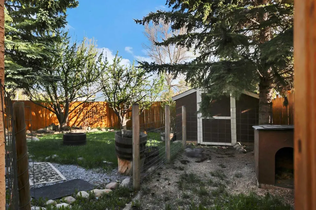125 Crawford Street Red Deer AB T4P 2G4