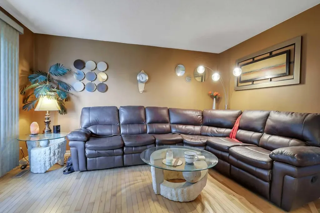 125 Crawford Street Red Deer AB T4P 2G4