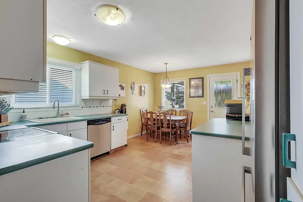 125 Crawford Street Red Deer AB T4P 2G4