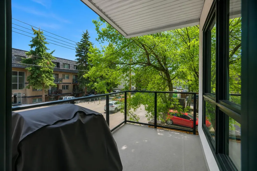 811 5 Street NE Calgary AB T2E 3W9