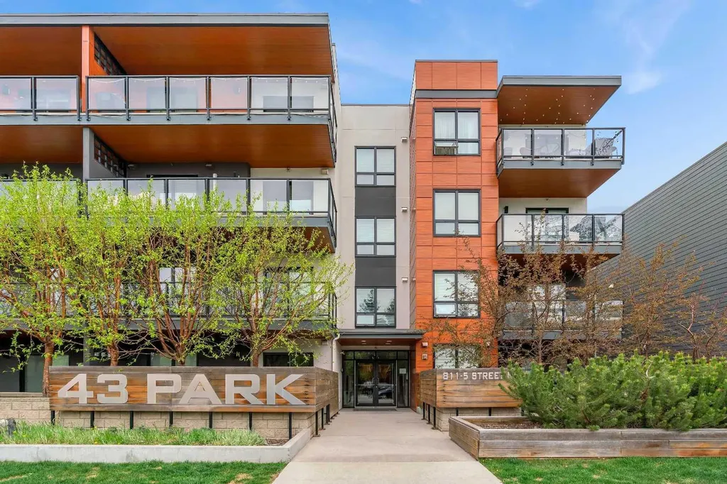 811 5 Street NE Calgary AB T2E 3W9