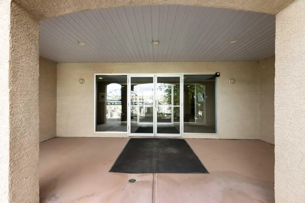 15204 Bannister Road Calgary AB T2X3T4