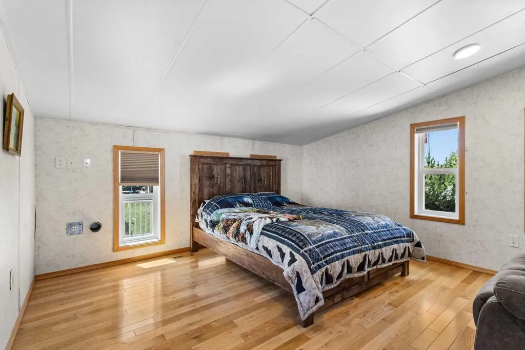 10046 Township Road 422 Rural Ponoka County AB t4r 3r5