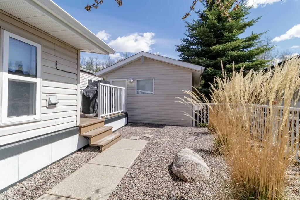 10046 Township Road 422 Rural Ponoka County AB t4r 3r5