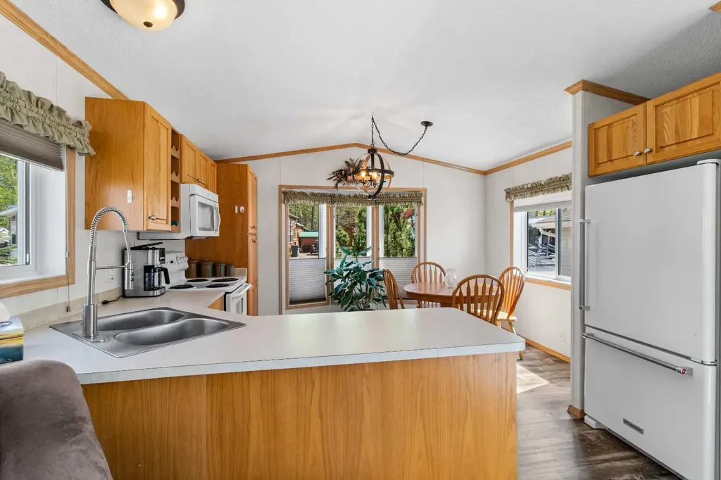 10046 Township Road 422 Rural Ponoka County AB t4r 3r5