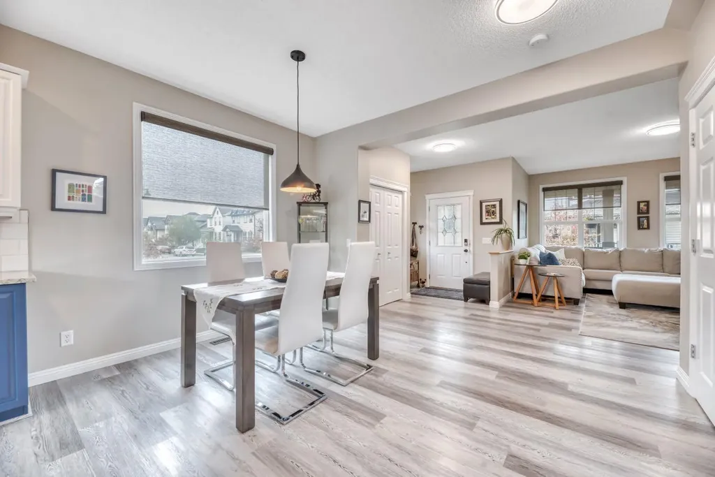 250 Prestwick Close SE Calgary AB T2Z 4Y4