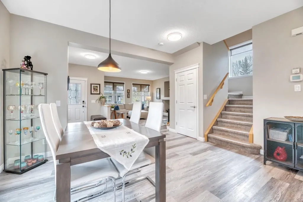 250 Prestwick Close SE Calgary AB T2Z 4Y4