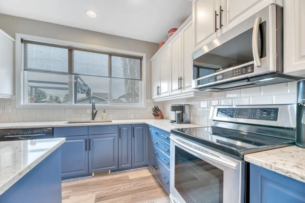 250 Prestwick Close SE Calgary AB T2Z 4Y4