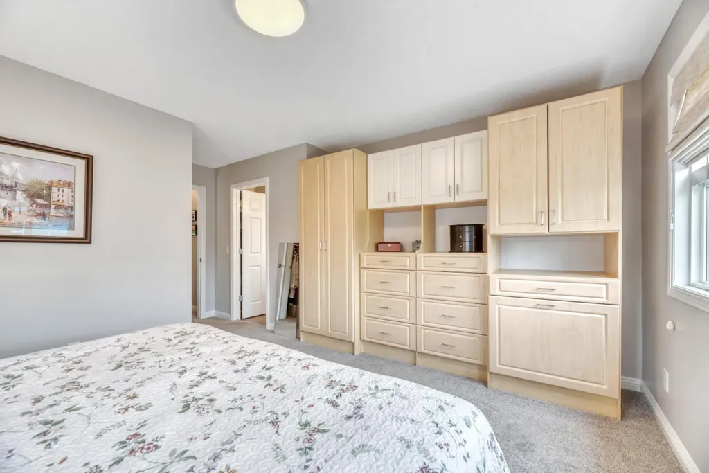 250 Prestwick Close SE Calgary AB T2Z 4Y4