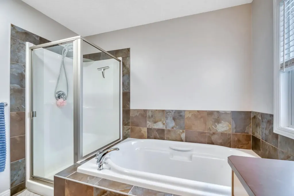 250 Prestwick Close SE Calgary AB T2Z 4Y4