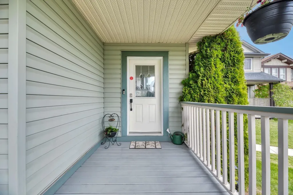 250 Prestwick Close SE Calgary AB T2Z 4Y4