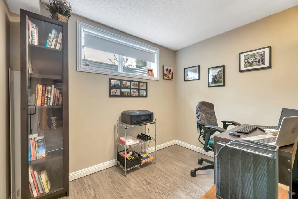 250 Prestwick Close SE Calgary AB T2Z 4Y4