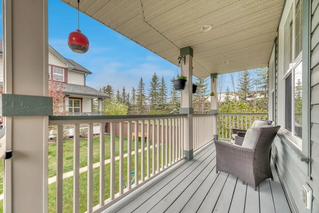 250 Prestwick Close SE Calgary AB T2Z 4Y4