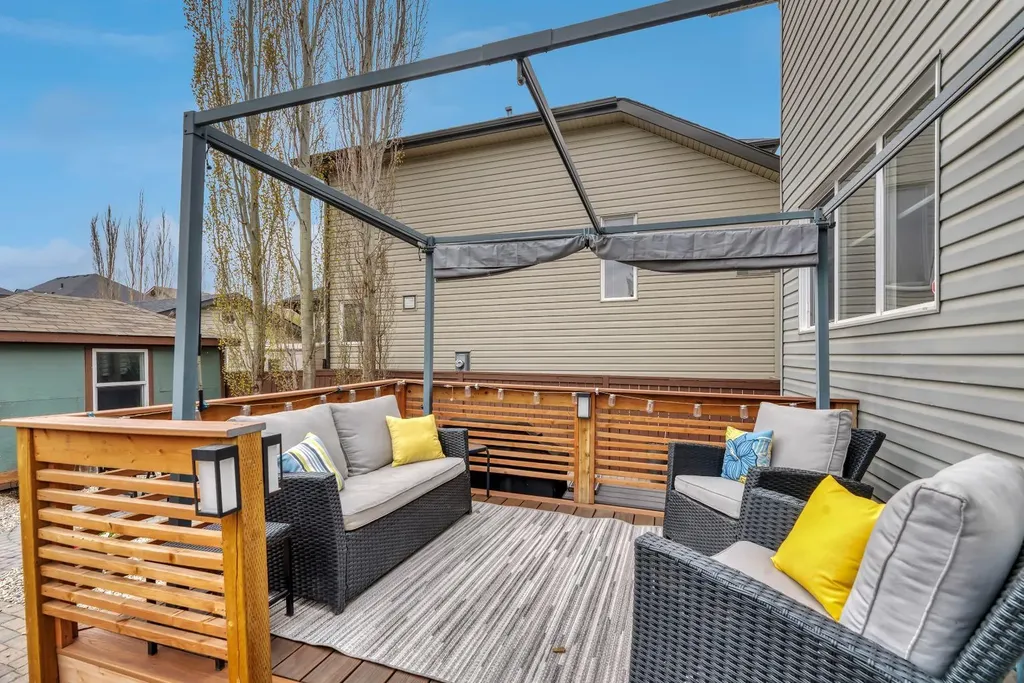 250 Prestwick Close SE Calgary AB T2Z 4Y4
