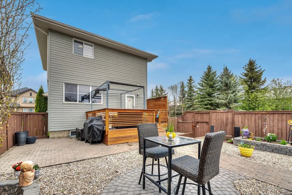 250 Prestwick Close SE Calgary AB T2Z 4Y4