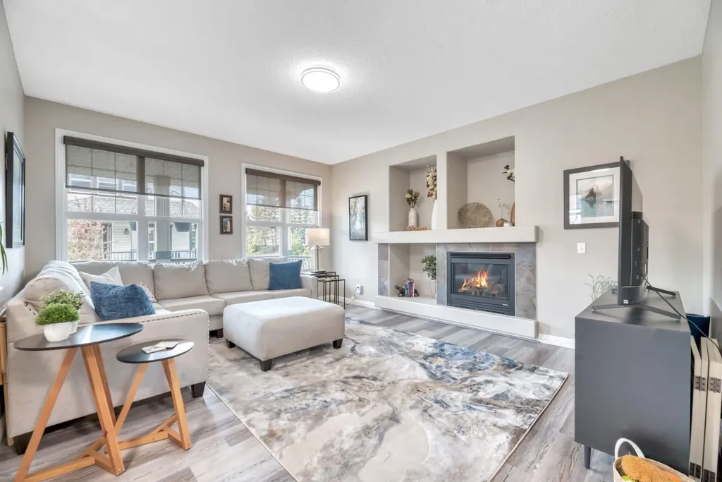 250 Prestwick Close SE Calgary AB T2Z 4Y4
