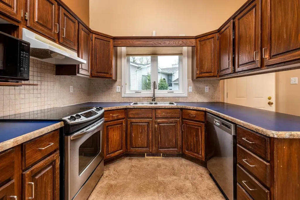 2706 57b Avenue Lloydminster AB T9V2M8