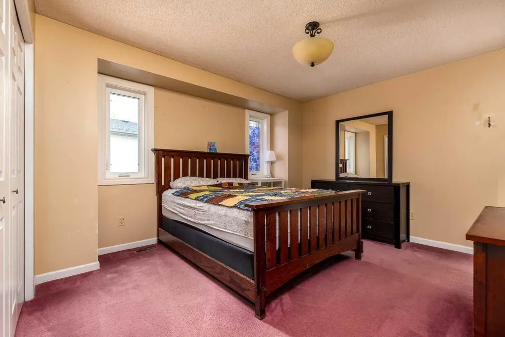 2706 57b Avenue Lloydminster AB T9V2M8