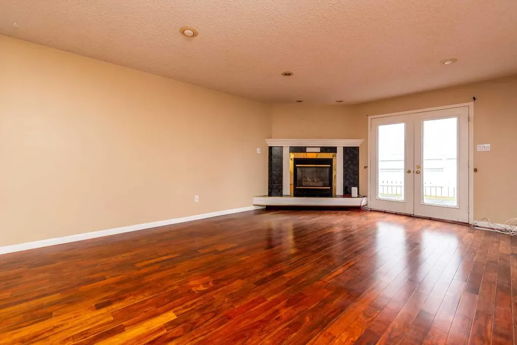 2706 57b Avenue Lloydminster AB T9V2M8