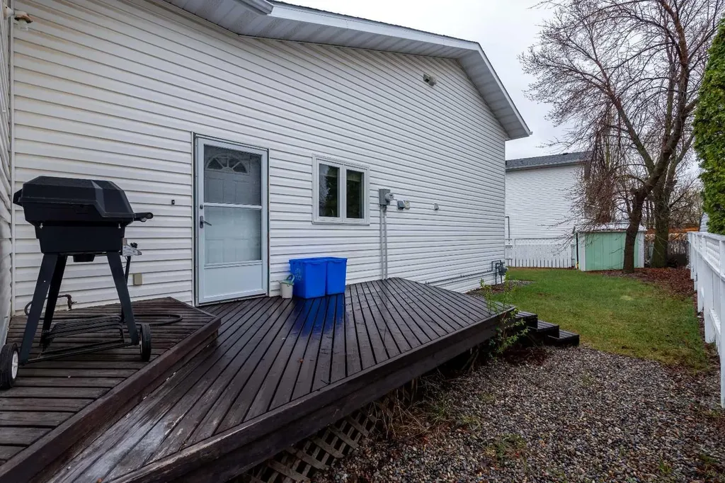 2706 57b Avenue Lloydminster AB T9V2M8