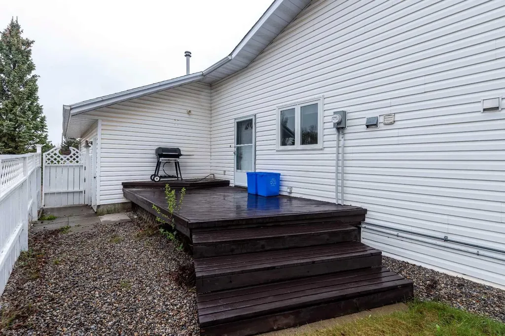 2706 57b Avenue Lloydminster AB T9V2M8