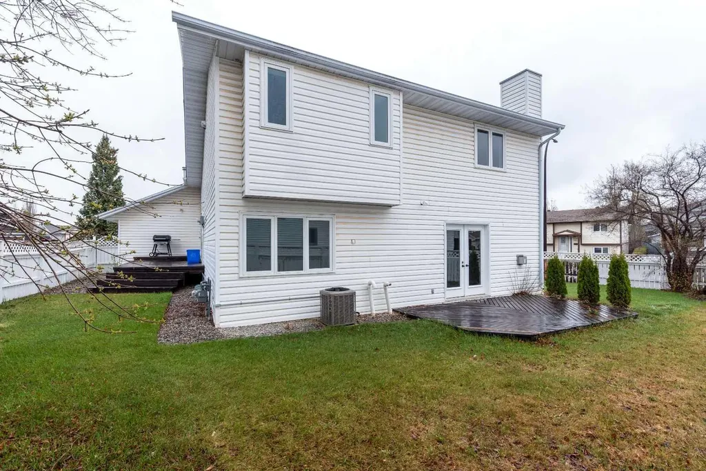 2706 57b Avenue Lloydminster AB T9V2M8