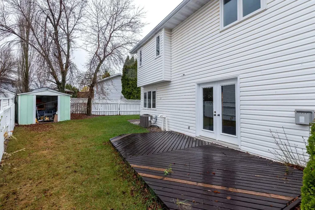 2706 57b Avenue Lloydminster AB T9V2M8