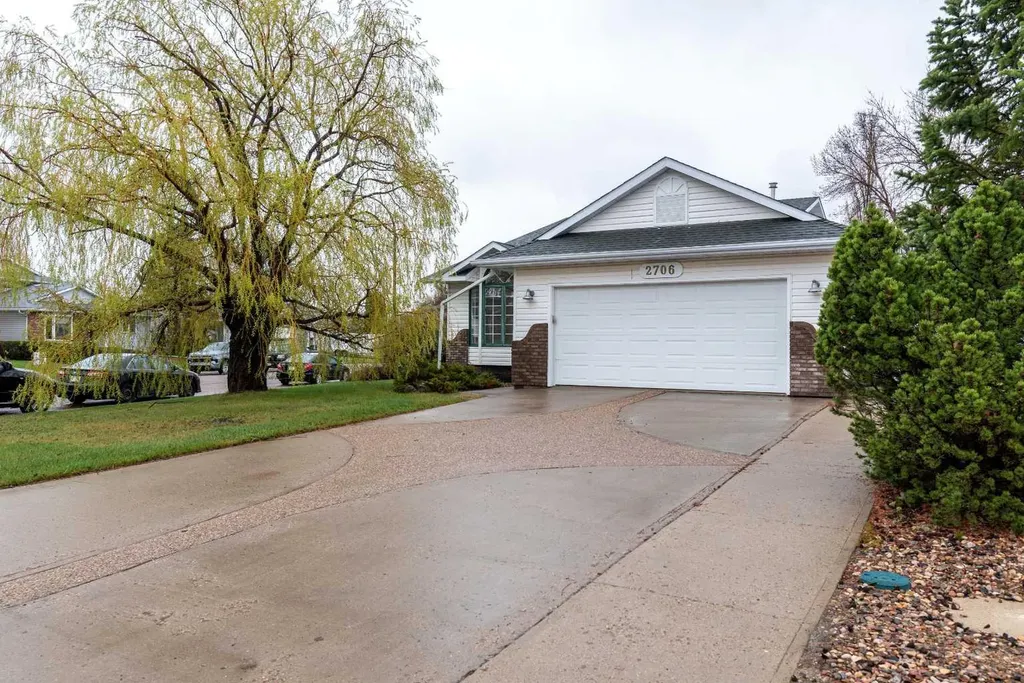 2706 57b Avenue Lloydminster AB T9V2M8