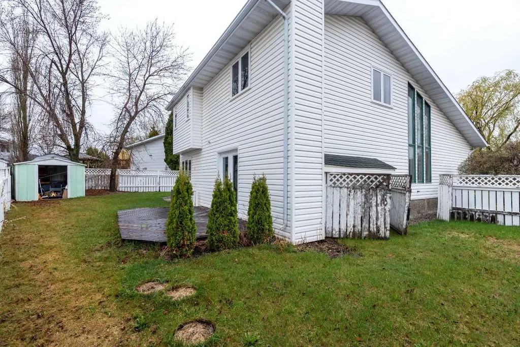 2706 57b Avenue Lloydminster AB T9V2M8
