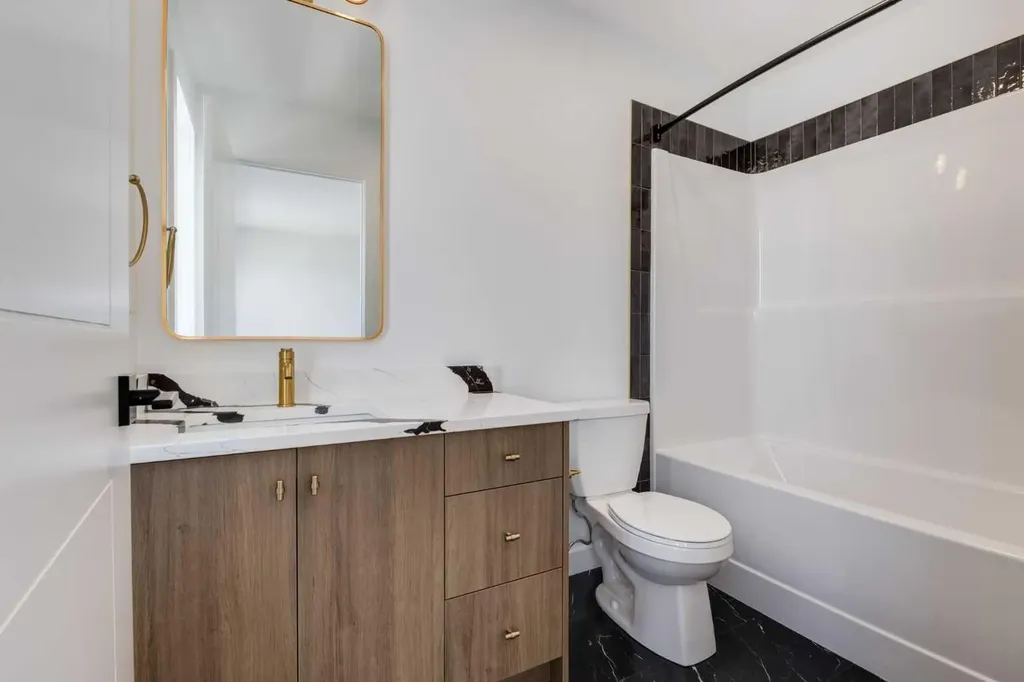 2421 Creeker Lane Airdrie AB T4B 5Z7