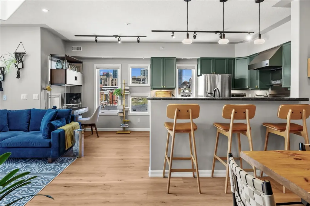 838 19 Avenue SW Calgary AB T2T 6H2