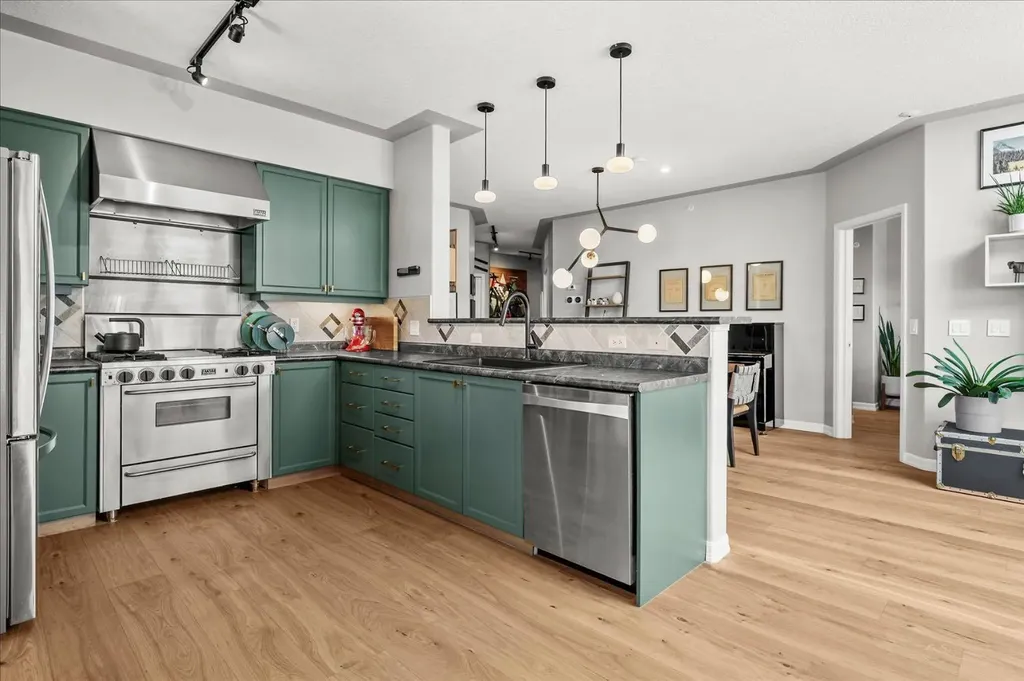 838 19 Avenue SW Calgary AB T2T 6H2