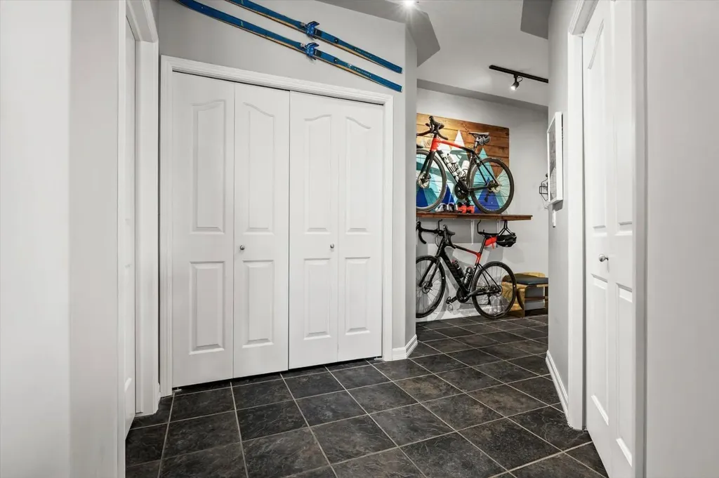838 19 Avenue SW Calgary AB T2T 6H2