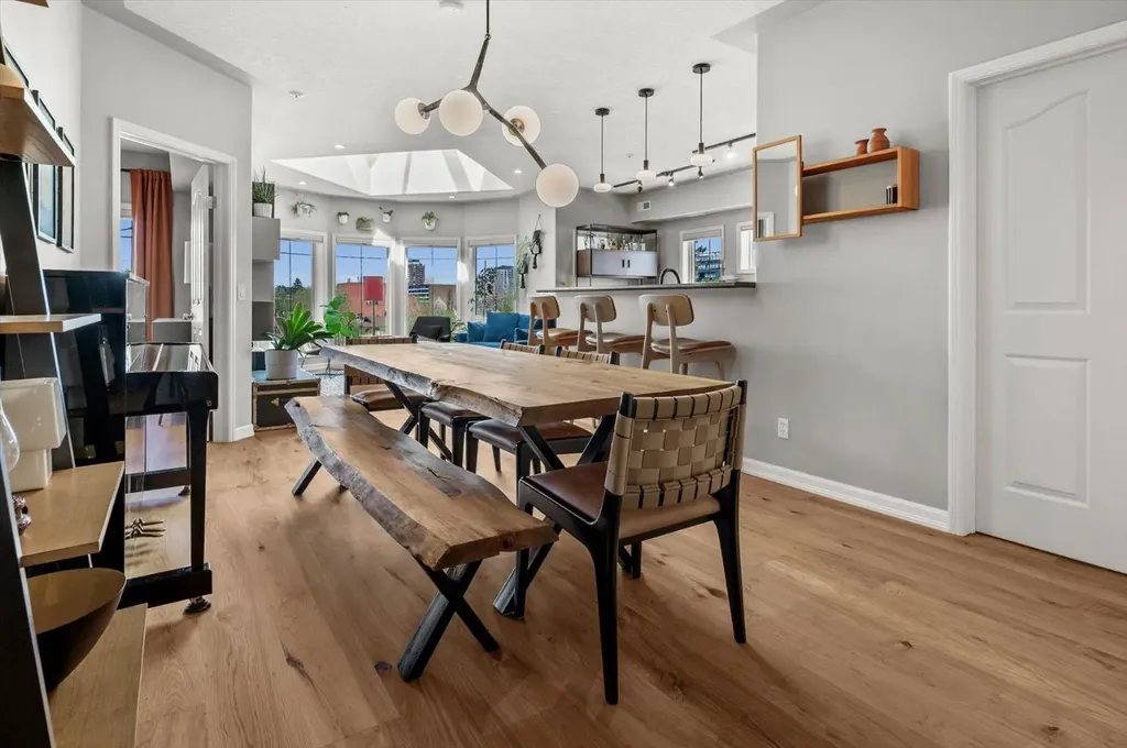 838 19 Avenue SW Calgary AB T2T 6H2