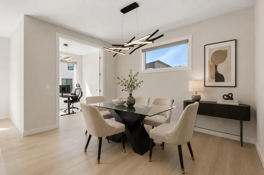 61 Rowmont Heath NW Calgary AB T3L 0H9