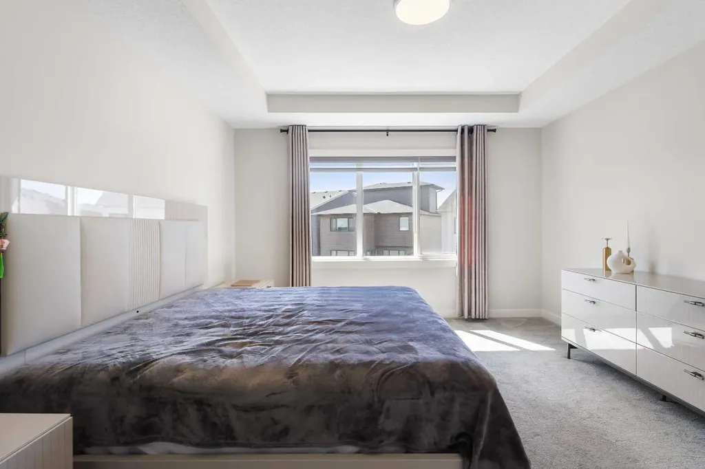 61 Rowmont Heath NW Calgary AB T3L 0H9