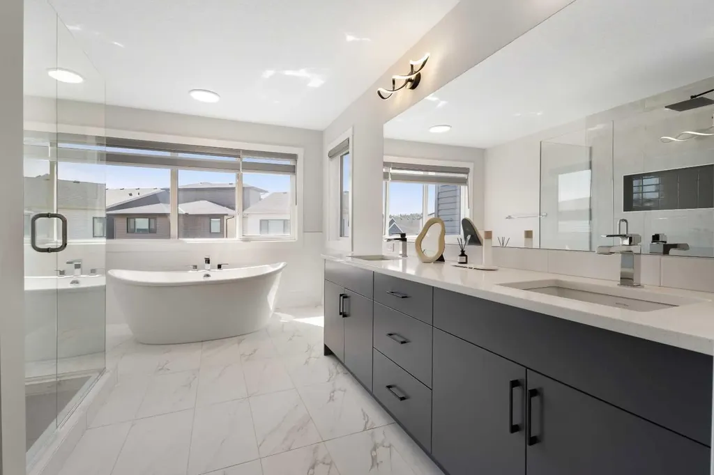 61 Rowmont Heath NW Calgary AB T3L 0H9