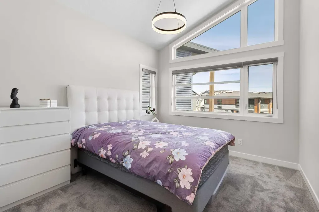 61 Rowmont Heath NW Calgary AB T3L 0H9