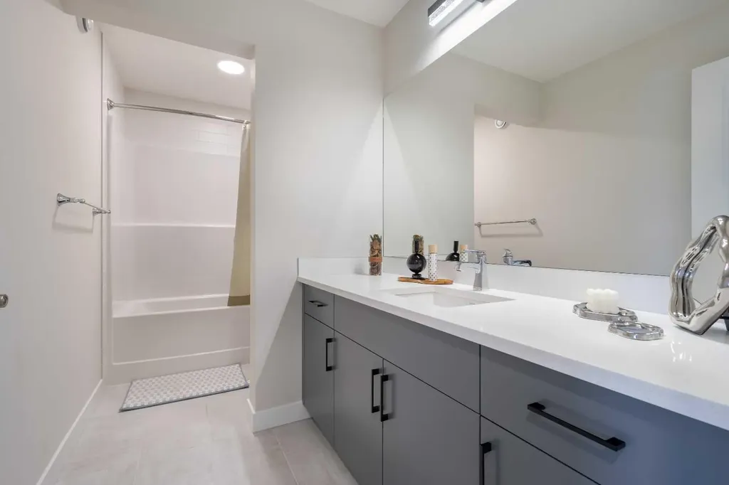61 Rowmont Heath NW Calgary AB T3L 0H9