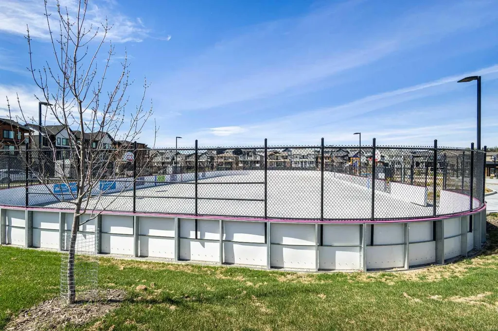 61 Rowmont Heath NW Calgary AB T3L 0H9