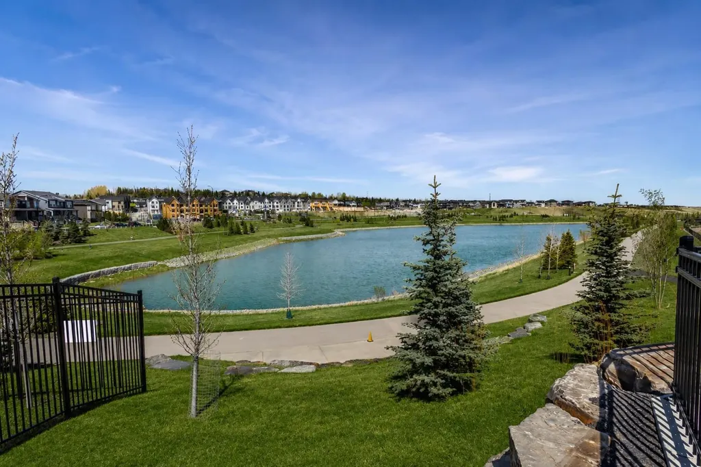 61 Rowmont Heath NW Calgary AB T3L 0H9