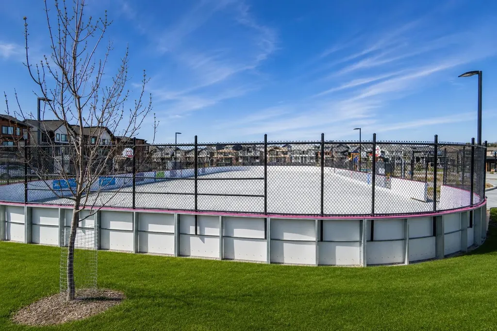 61 Rowmont Heath NW Calgary AB T3L 0H9