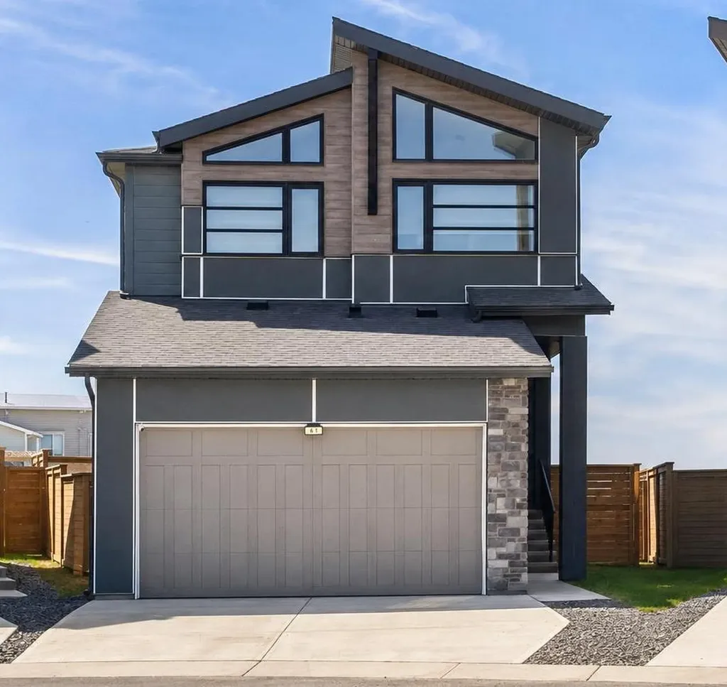 61 Rowmont Heath NW Calgary AB T3L 0H9