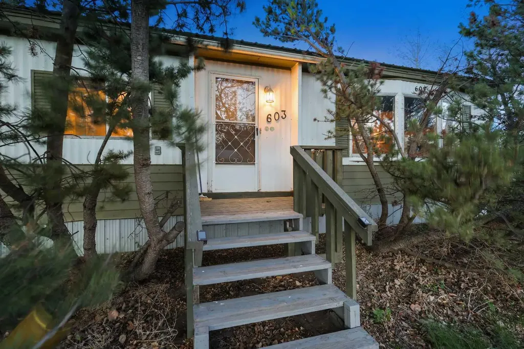 603 Alberta Avenue Carmangay AB T0L 0N0